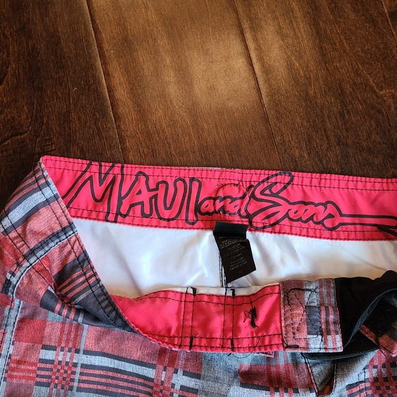 Maui and Sons men's swim trunk size 32 - Picture 5 of 5